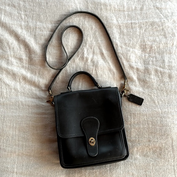 Coach Handbags - Vintage Coach Classic Leather Crossbody